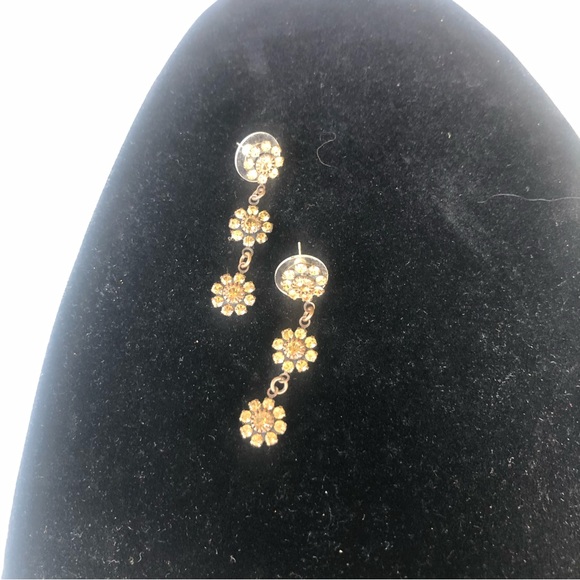 Vintage Gold long Rhinestone Earrings dangling style flowers - Picture 3 of 4